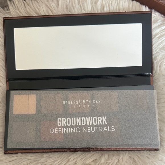 Danessa Myricks Beauty Groundwork Defining Neutrals Palette - Picture 3 of 4